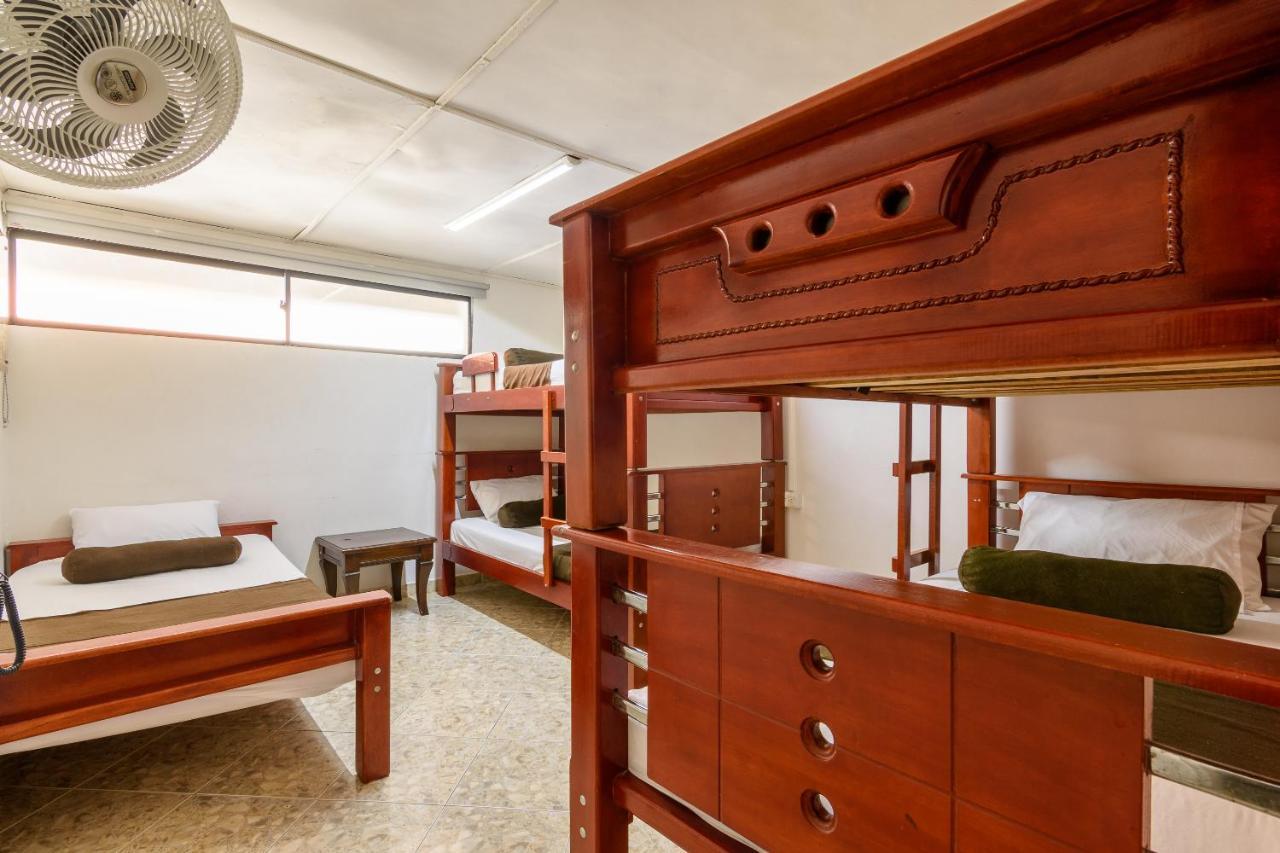 Hotel Sol Del Estadio 메딜린 외부 사진