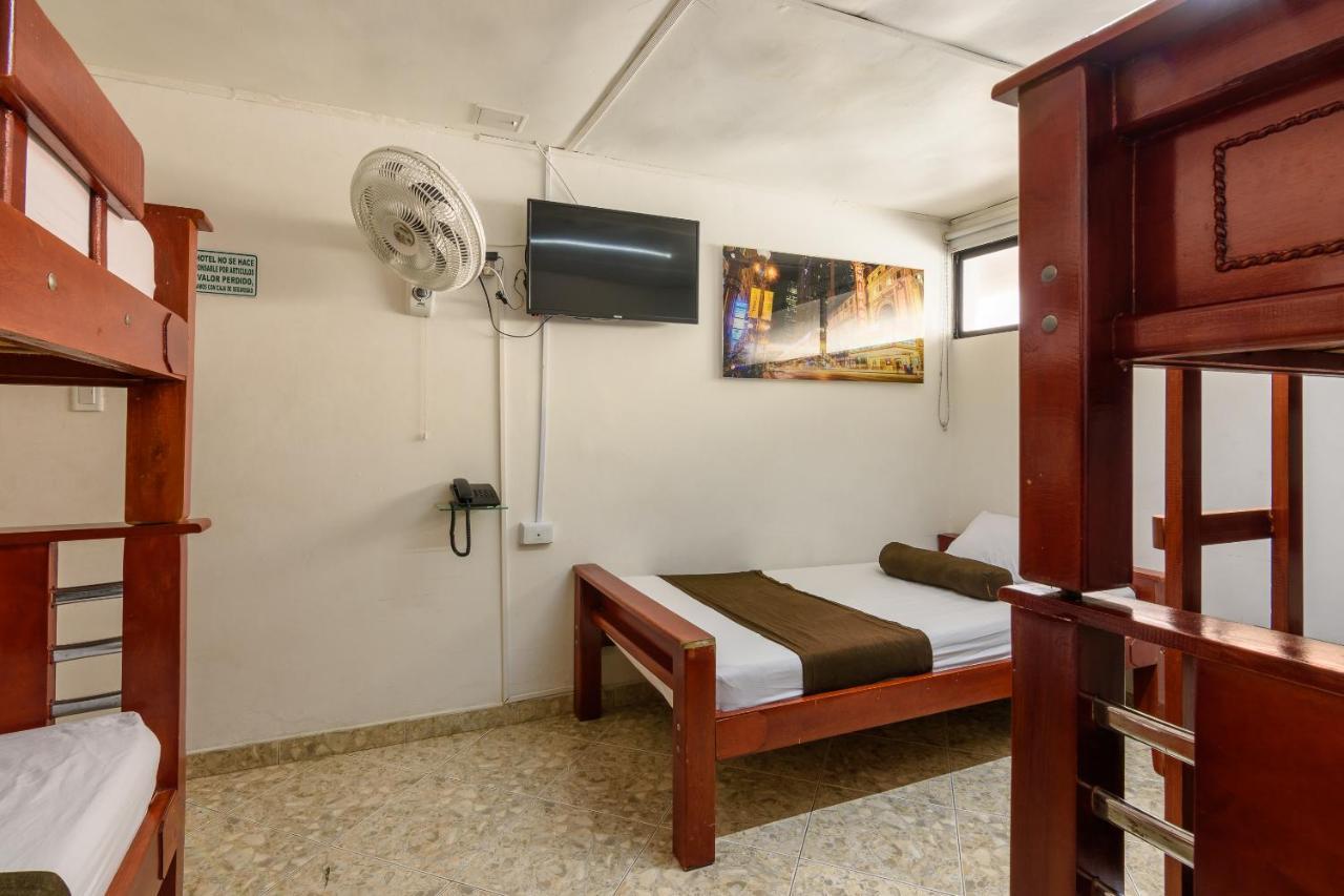 Hotel Sol Del Estadio 메딜린 외부 사진